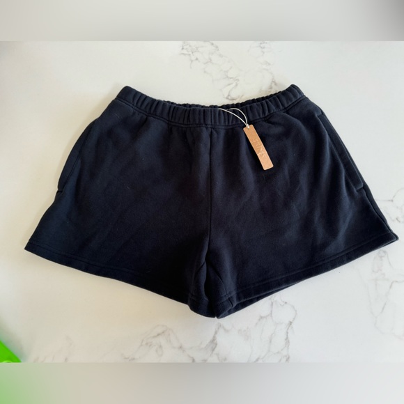 Skims lounge shorts - Picture 2 of 2